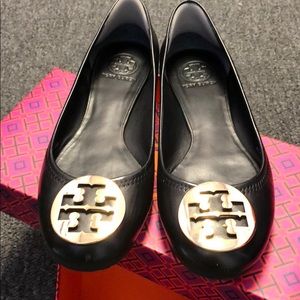 Tory Burch- Reva Flats (Blk/ Gold)